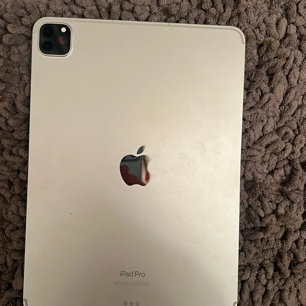 iPad Pro 11 (4th Gen) Apple Silver Tablet Modern Design